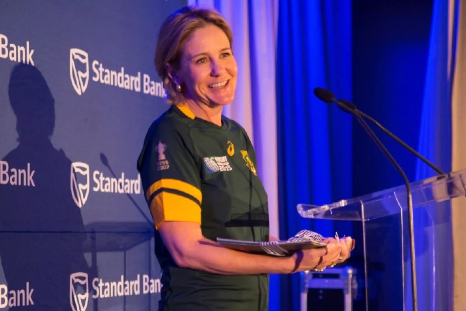 Lara Davidson RW Cprizewinner1