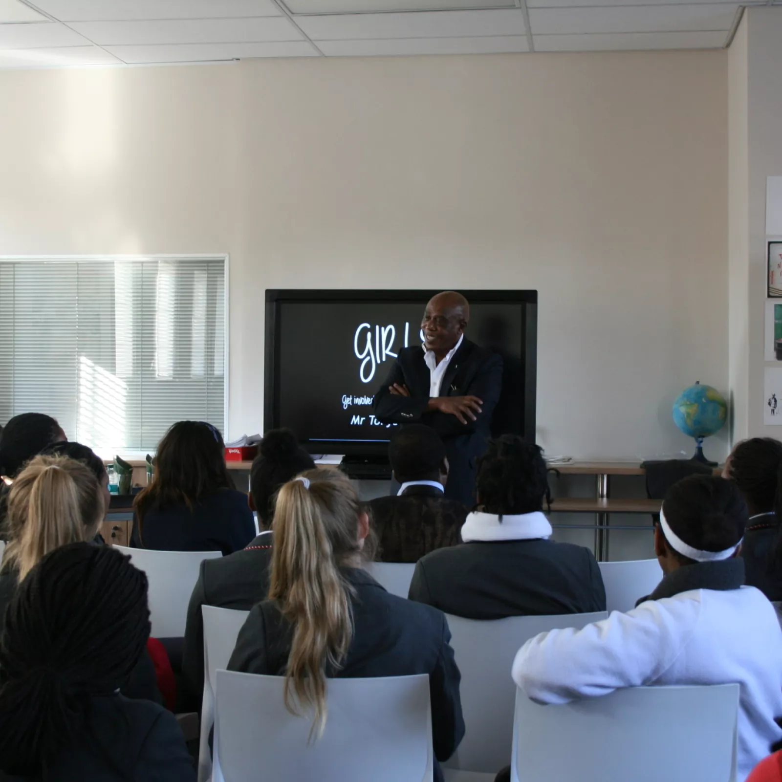 Tokyo sexwale chats to the girls committee